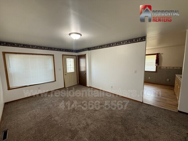 Building Photo - 6323 N 104th St