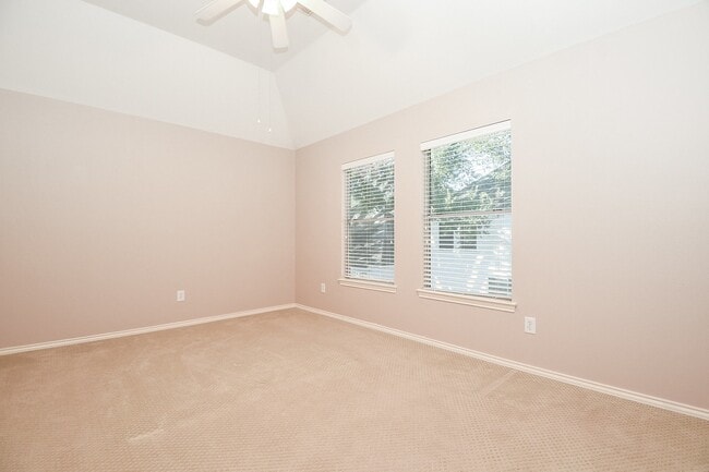 Building Photo - 4202 Creek Hollow Ln