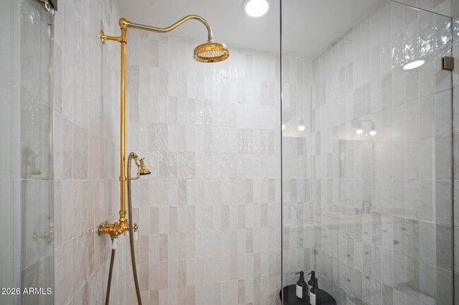 Building Photo - 8513 E Indianola Ave