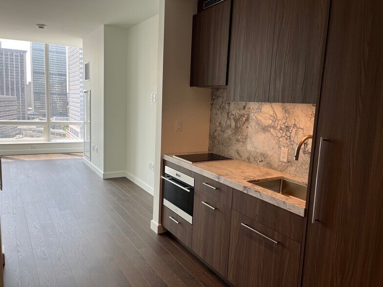 Building Photo - 436 Stuart St