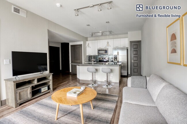 Building Photo - 2910 E 17th St