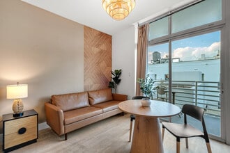 Building Photo - 1036 Ocean Dr