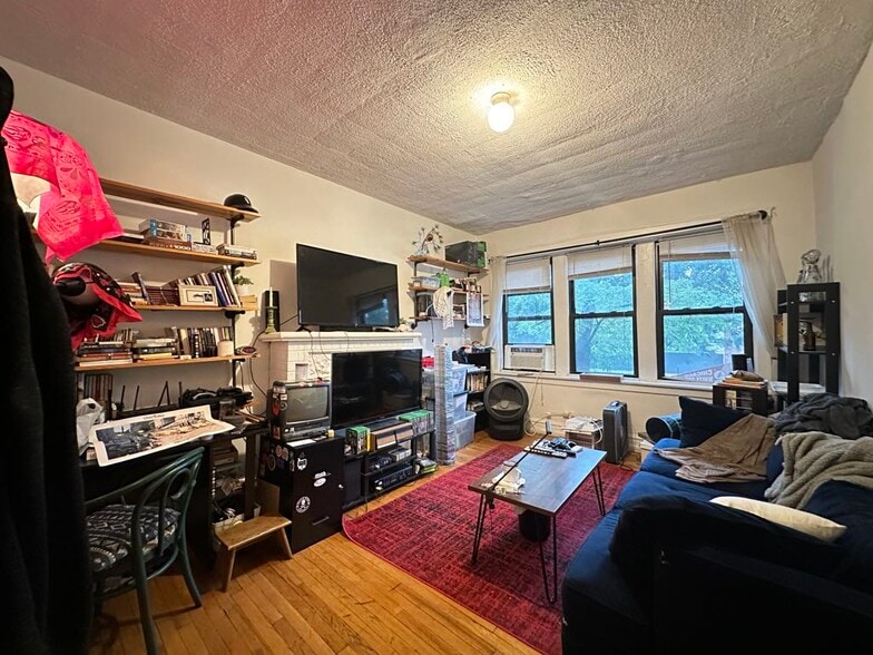 Building Photo - 2919 W McLean Ave