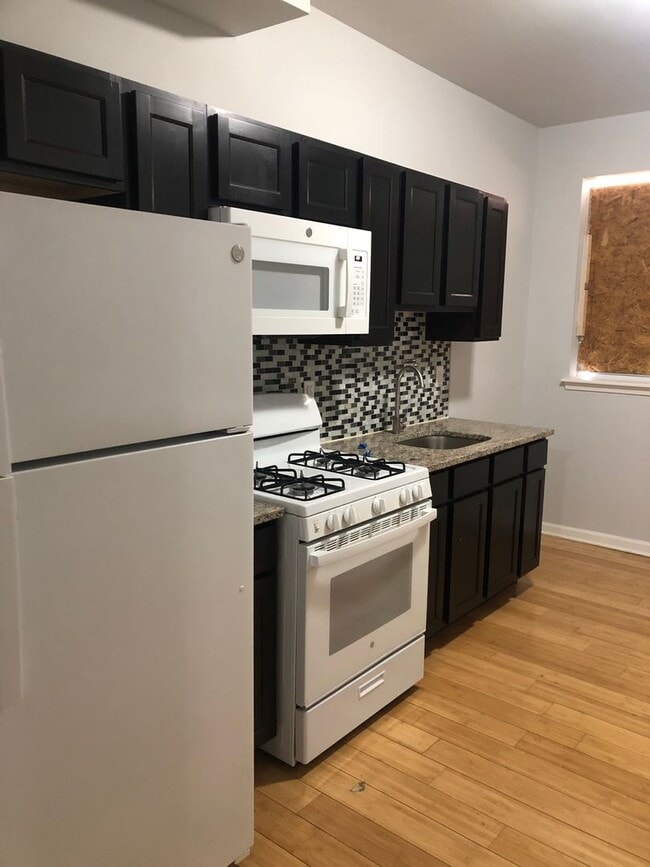 Building Photo - Approved 2 or 3 Bedroom Voucher 1.5 Bathroom