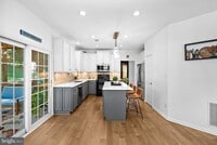 Building Photo - 46366 Hampshire Station Dr