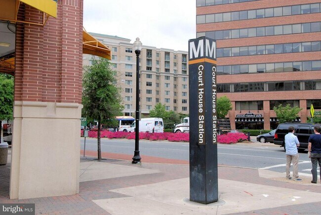 Building Photo - 2400 Clarendon Blvd