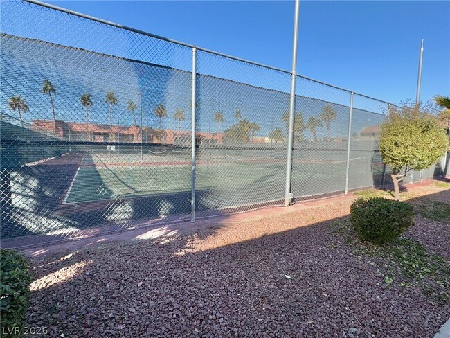Building Photo - 4921 Indian River Dr