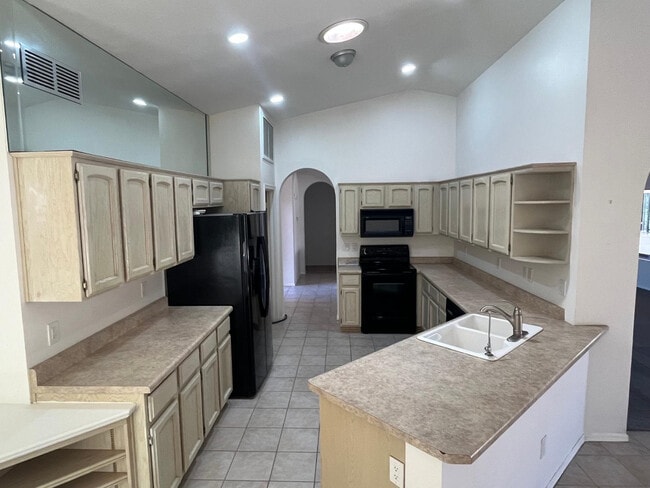 Building Photo - 10302 E Coopers Hawk Dr