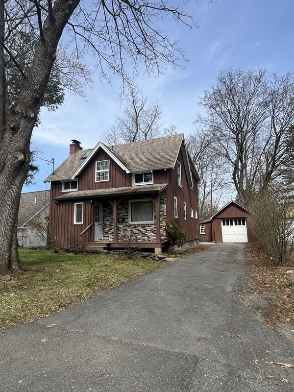 Building Photo - 11 Maple Ave