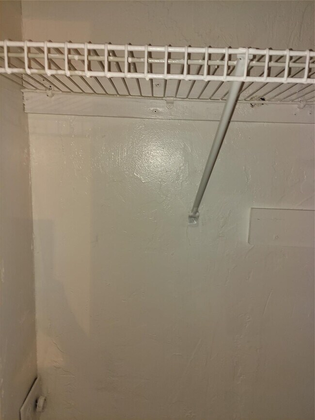 Building Photo - 3021 SW 1st Terrace