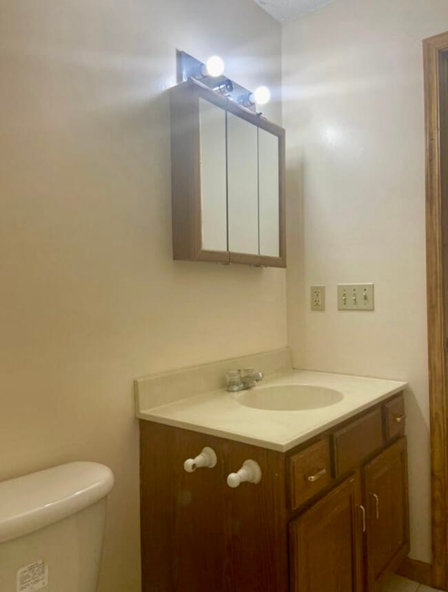 Building Photo - 8057 Red Squirrel Dr