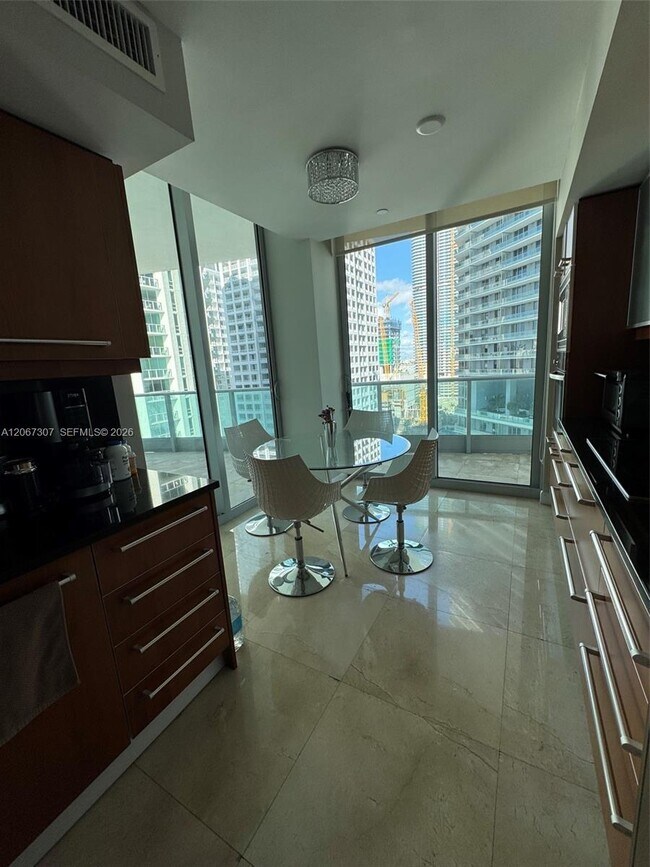 Building Photo - 1331 Brickell Bay Dr