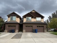 Building Photo - 2 Bed/1.5 Bath Townhome Near the Old Mill