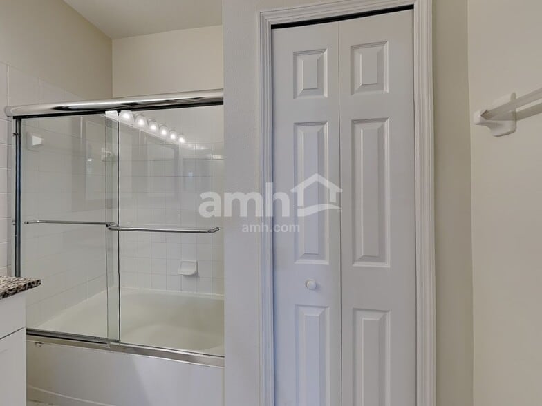 Building Photo - 14305 Gnatcatcher Terrace