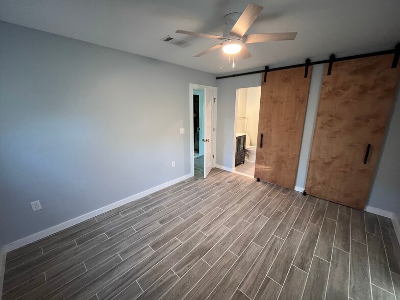 Building Photo - 100 Pecan Park Dr