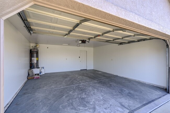 Building Photo - 3 bed, 2 bath home in Prescott Valley
