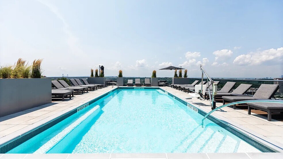 Building Photo - 123 Linden Blvd