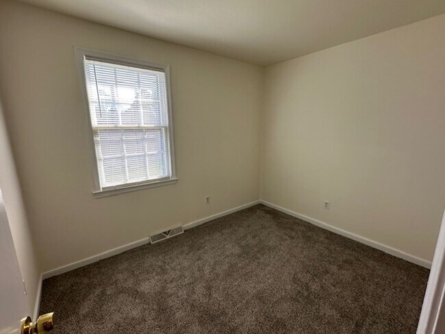 Building Photo - 5401 Bellmeadows Rd