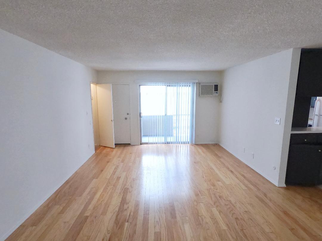Building Photo - 1345 N Orange Dr
