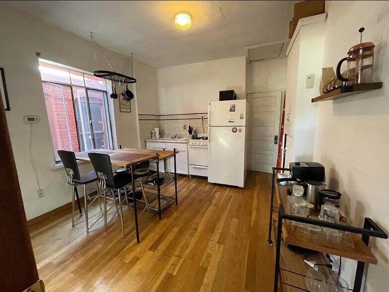 Building Photo - 2132 W 28th Ave