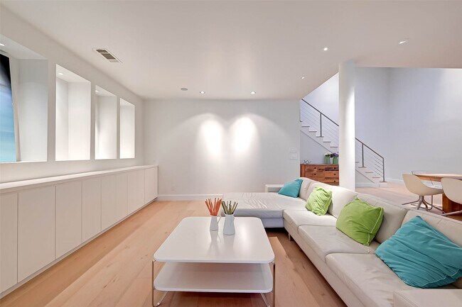 Building Photo - 39 River Hollow Ln