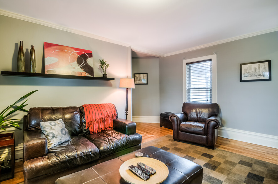 living room - 617 Delles Rd
