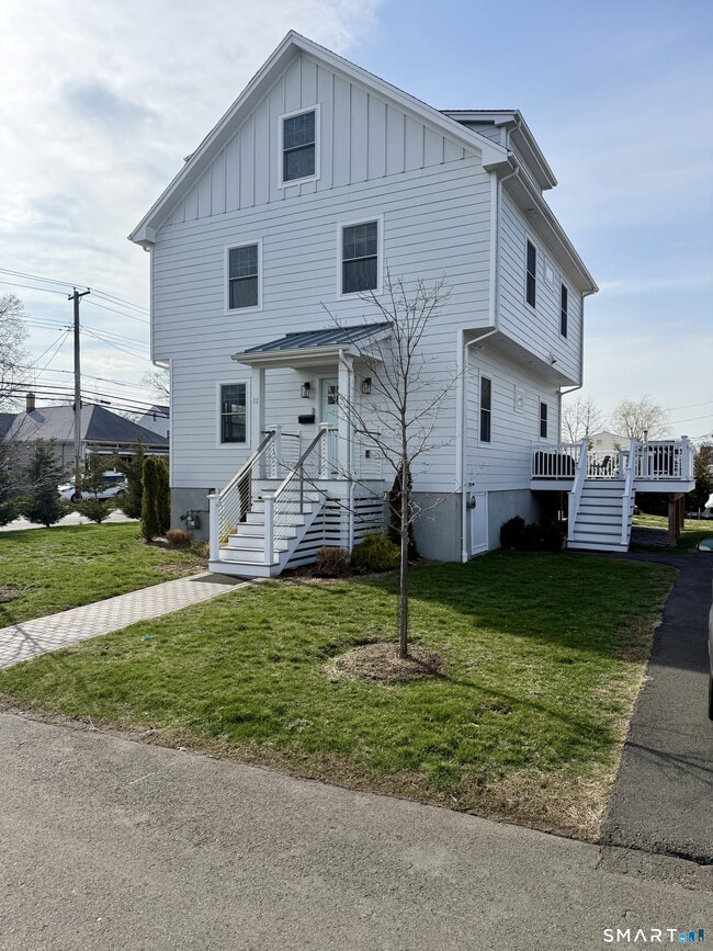 Building Photo - 12 Sandy Way