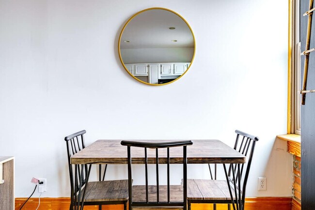 Building Photo - 1180 N High St