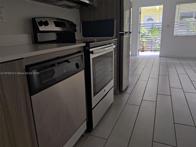 Building Photo - 740 Meridian Ave