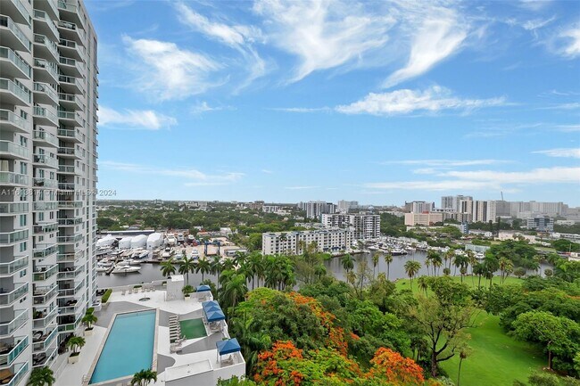 Building Photo - 1871 NW S River Dr