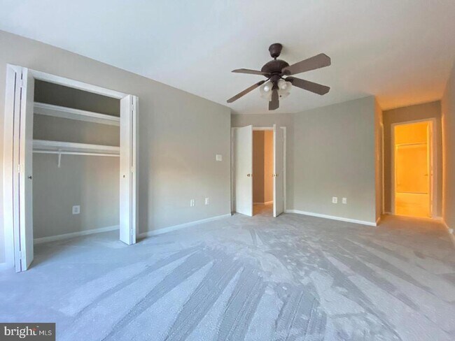 Building Photo - 44190 Mossy Brook Square