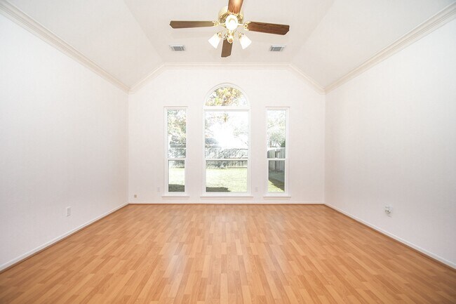 Building Photo - 4323 Magnolia Ln