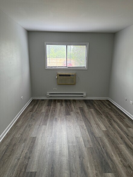 Master Bedroom - 514 Spruce Dr