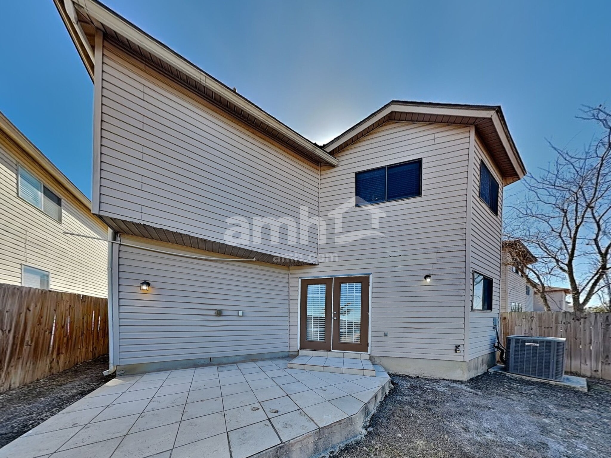 Building Photo - 33 Messenger Crk