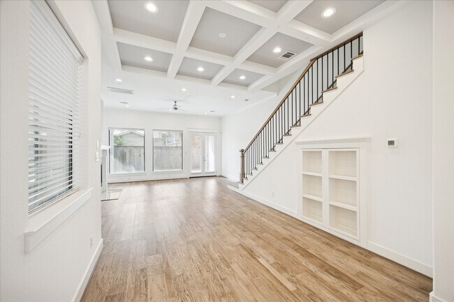 Building Photo - 4405 Schuler St