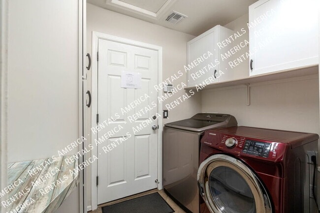 Building Photo - 14024 E Fairway Bluff Ct