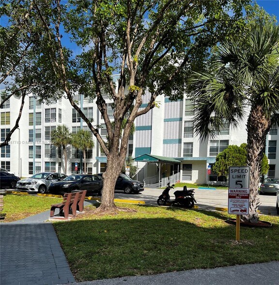 Building Photo - 200 177th Dr