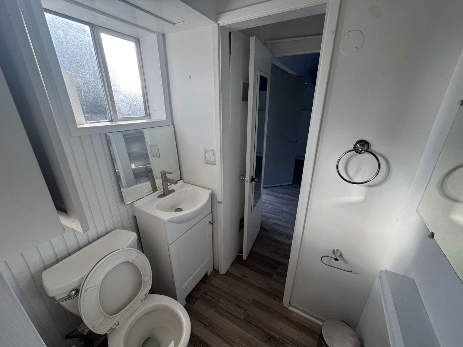 Building Photo - 160 College Ave