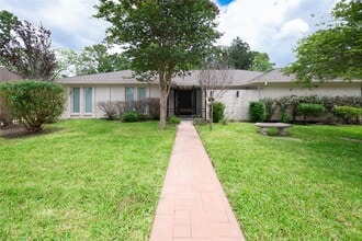 Building Photo - 7546 Maple Tree Dr
