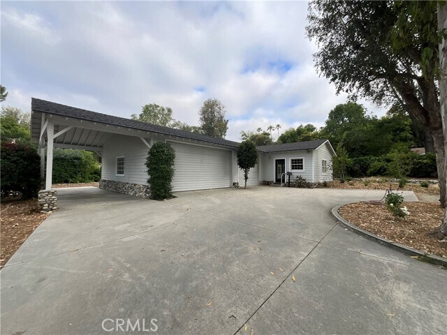Building Photo - 2029 Las Palomas Dr