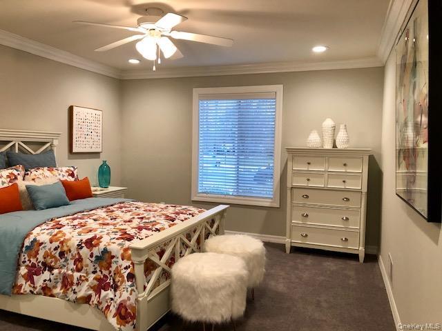 Building Photo - 11 Country Club Dr