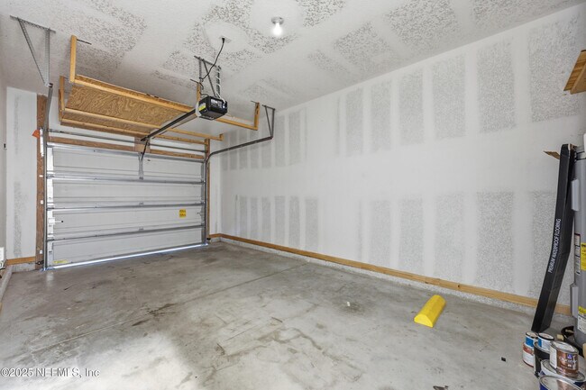 Building Photo - 292 Servia Dr