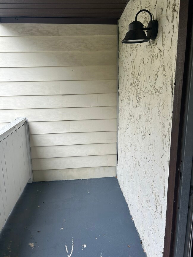 Building Photo - 3980 Crayrich Cir