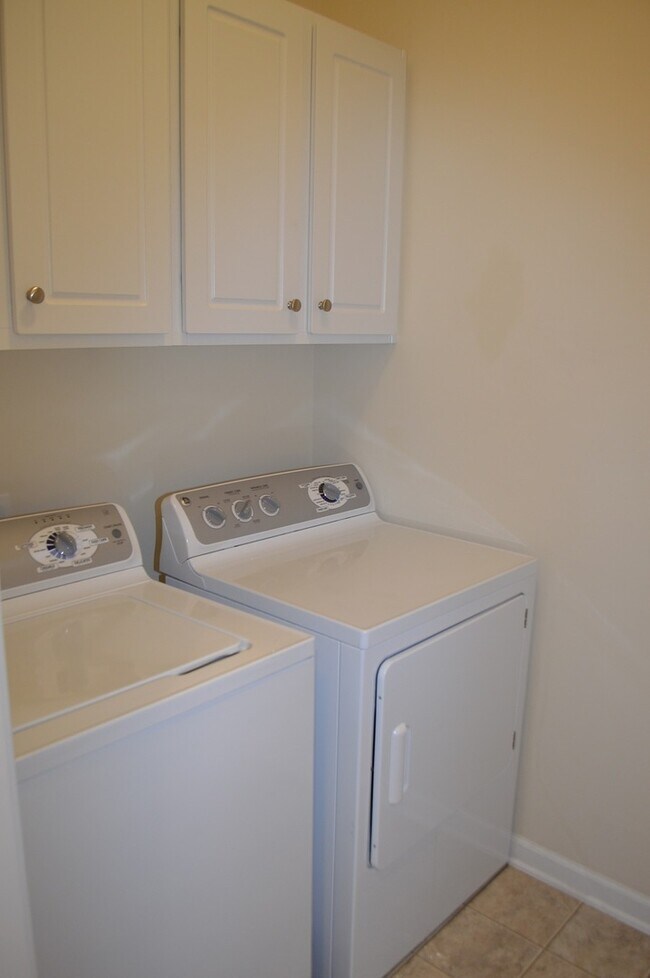 Building Photo - 532 Panorama Park Pl., Cary, NC - Bev Robe...