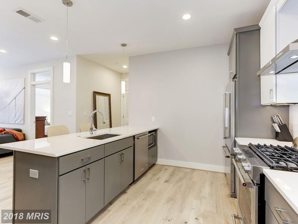 Building Photo - 3035 15th St NW