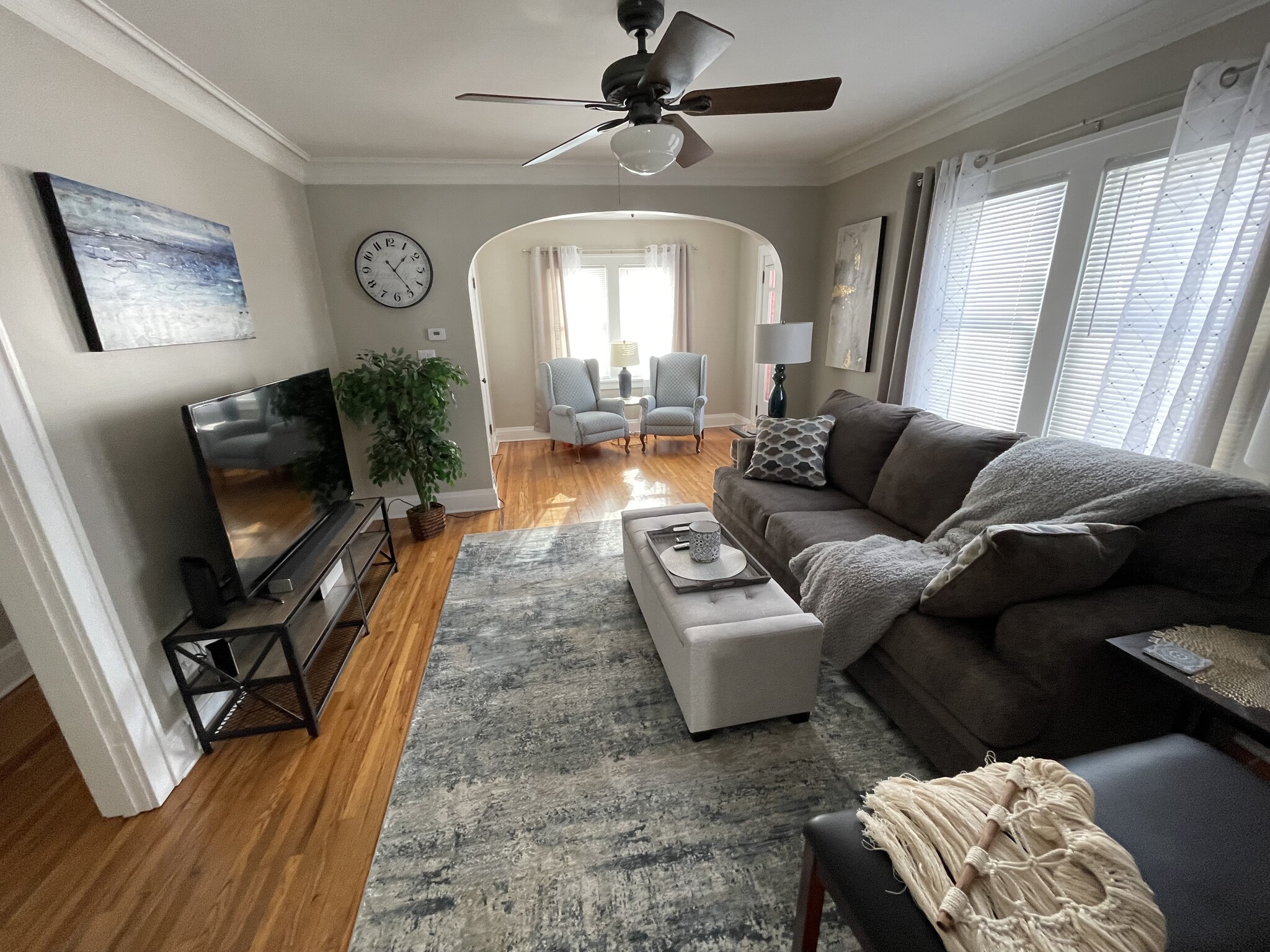 Cozy, spacious living room - 514 Center St