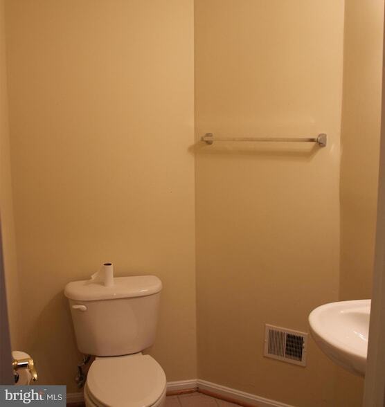 Building Photo - 24651 Kings Canyon Square