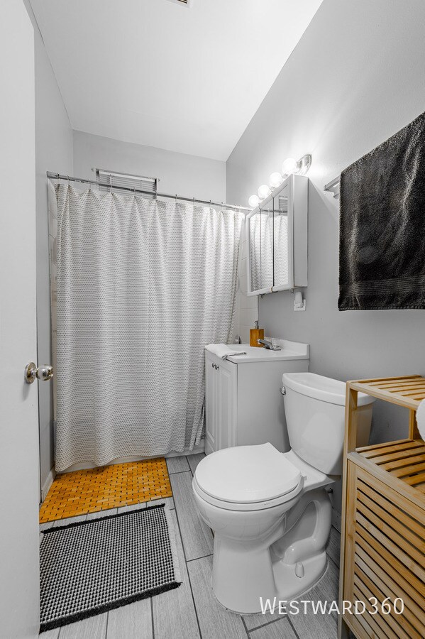 Building Photo - 3242 N Hoyne-1