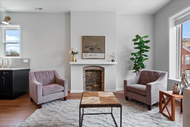 Building Photo - 217 S Bell Ave