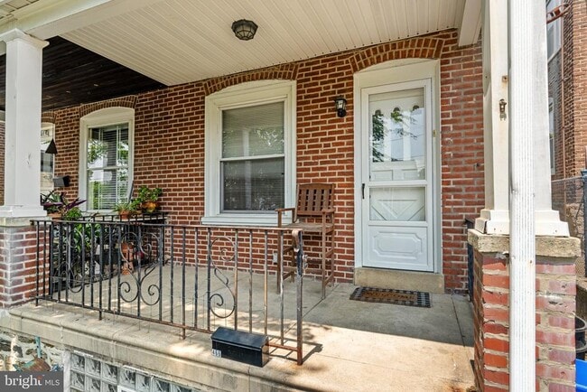 Building Photo - 466 Shurs Ln